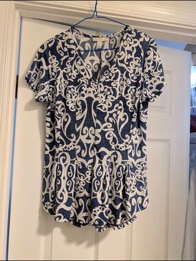 Dress Barn Navy and White Scroll Print Short Sleeve V-Neck Blouse